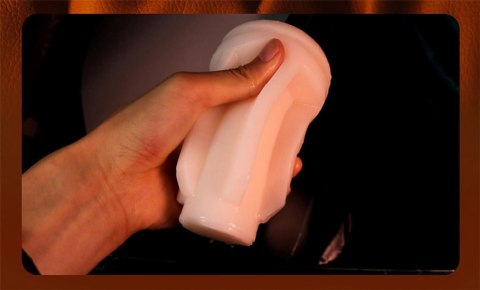 PleasureCup: 8 Wibracji, Potężne Ssanie i Interaktywny Głos