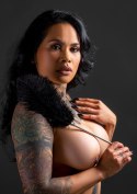 Zmysłowe Łaskoczące Piórko – Czarne