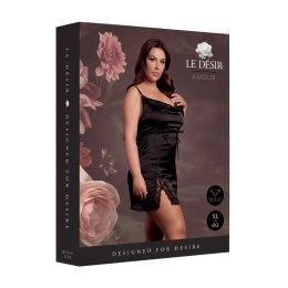 Zmysłowa Czarna Sukienka z Odkrytymi Plecami, Krzyżowymi Paskami i Rozcięciem - Rozmiar Plus Size