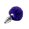 Fluffly Twist S – Metalowy Plug Analny z Fioletowym Pomponem